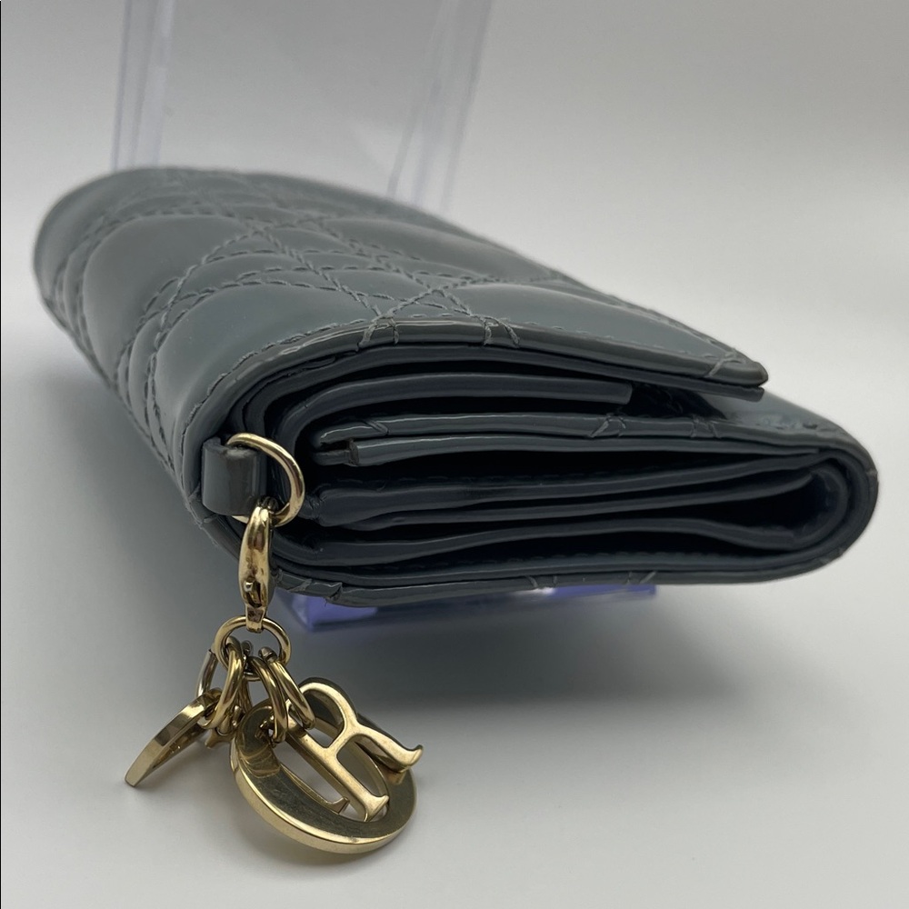 Dior Gray/Blue Quilted Women's Patent Compact Wallet w removable charm - Picture 7 of 16